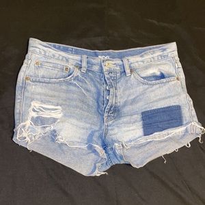 BDG denim shorts size 27